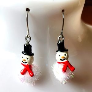 Snowman Earrings Winter Holiday Earrings NWT